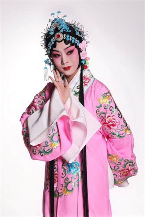 Peking Opera Goes Bikini Funny Pictures From China