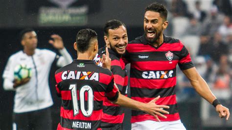 Corinthians Cai Para O Vitória Na Arena E Perde A Invencibilidade 5