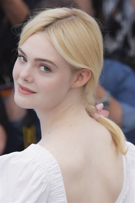 Elle Fannings Hairstyles And Hair Colors Steal Her Style