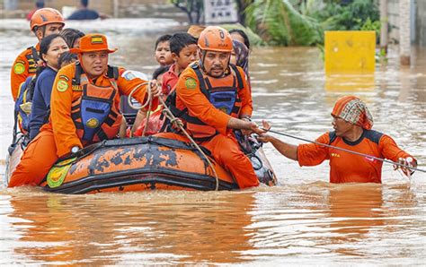 Masuk Musim Hujan Bpbd Karawang Siagakan Perahu Karet Dan Logistik