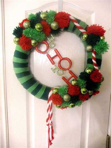 Christmas Yarn Wreath 45 00 Via Etsy Christmas Wreath Designs