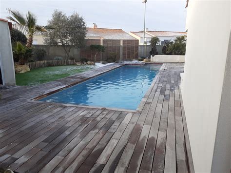 Piscine enterrée avec terrasse bois BVS PISCINES ET SPAS L Eau Bien