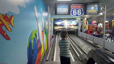 Детский боулинг / Children's bowling - YouTube