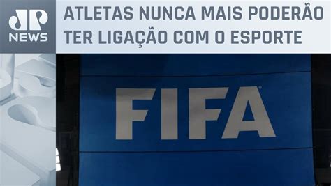 Ap S Esc Ndalo Das Apostas Esportivas Fifa Bane Tr S Jogadores