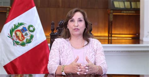 Dina Boluarte Cuál es el nombre completo de la Presidenta del Perú