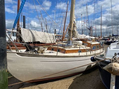 Cardinal Sloop Cruiser Classic Wooden Yacht For Sale 10 30m 1959