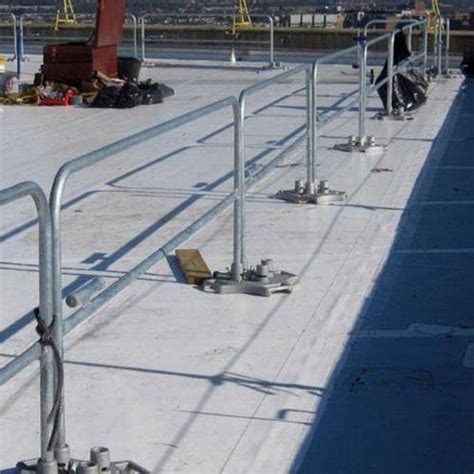 Safety Rail 2000 | Non-Penetrating Guardrails | Roof Guardrail Systems ...