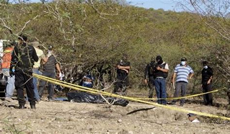 Encuentran Cuerpos En Una Fosa Clandestina En El Centro De M Xico