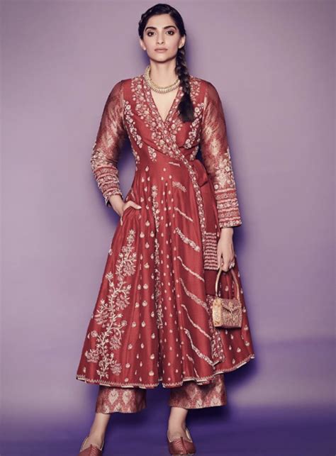 Sonam Kapoor in Red Angrakha Kurta | Angrakha Kurta | Wrap Kurta | Sonam Kapoor Sarees ...