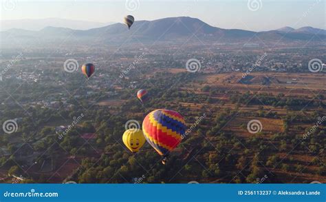 Sunrise On Hot Air Balloon Over The Teotihuacan Pyramids Stock Video Video Of Morning Foggy