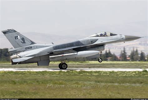 10908 Pakistan Air Force Lockheed Martin F 16c Fighting Falcon Photo By Savaş Binici Id