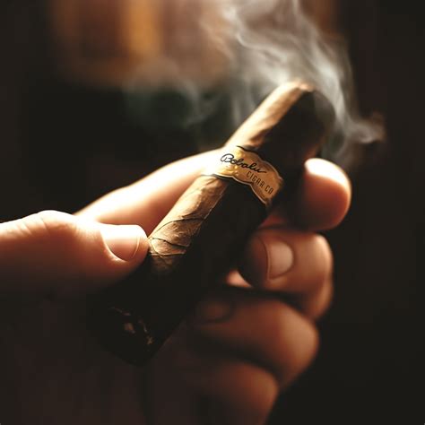 Explore the many different ways flavored cigars are made. - Bobalu