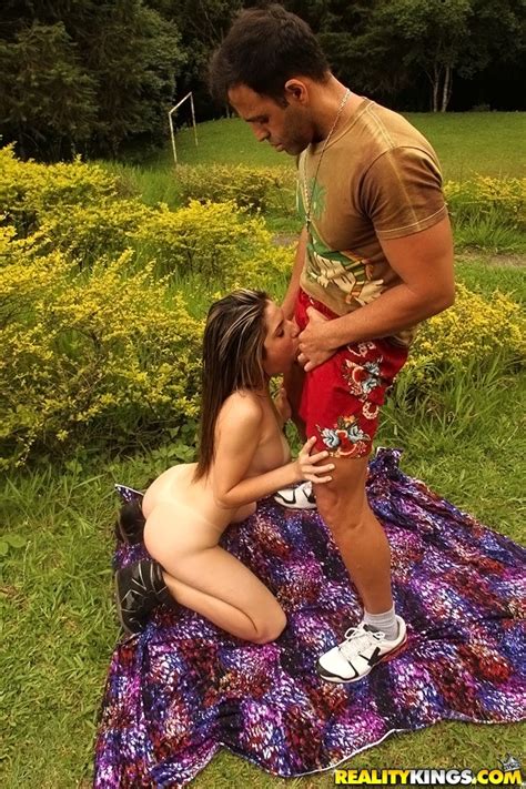 Nude Deepthroat PornPicturesHQ