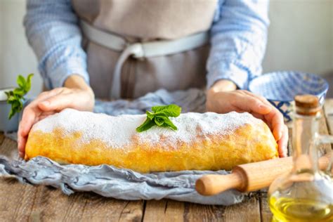 Ștrudel cu mere cuburi Desert delicios de post GALERIE FOTO