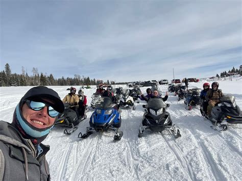 Snowmobile Tours – Bobcat Pass Wilderness Adventures