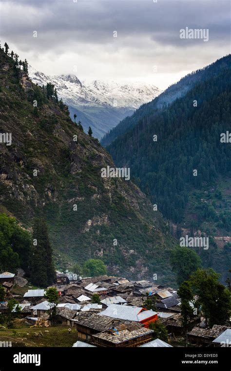 Malana village, Himachal Pradesh, India Stock Photo - Alamy