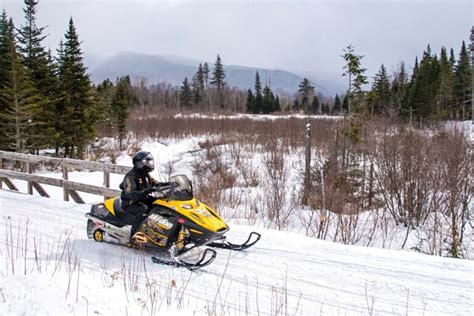 Snowmobile Adventure Tours – The New Enland Inn & Lodge