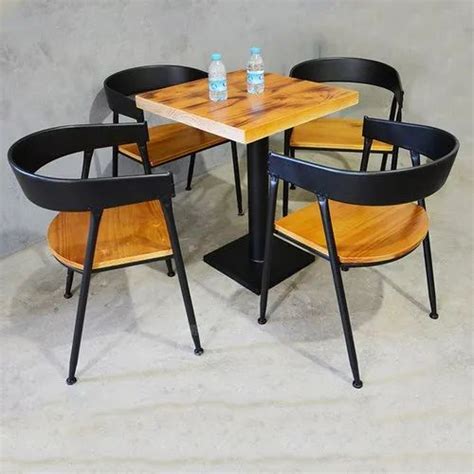 Loft Furniture 4 Chair And 1 Table Cafe Tables & Chairs, | ID: 20764612430