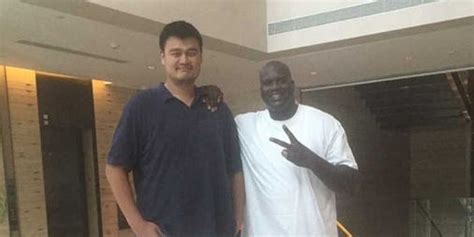 Photo: Yao Ming Makes Shaq Look Small - Business Insider