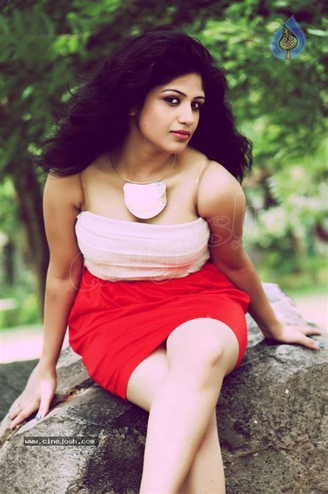 Supriya Hot Stills Photo 26 Of 44