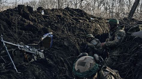 Российские военные выкопали скандально известную бронемашину "Азова ...