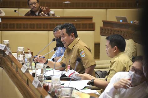 Info Terbaru Pembahasan 3 RUU Pemekaran Papua Tidak Pakai Lama Wusss