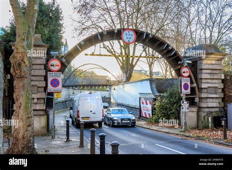 Tunnel To Subway Hi Res Stock Photography And Images Alamy