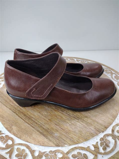 Dansko Bess Brown Leather Mary Jane Comfort High Heel Gem