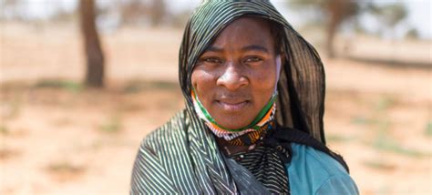 Women Building A Sustainable Future Fighting Back The Desert Amid