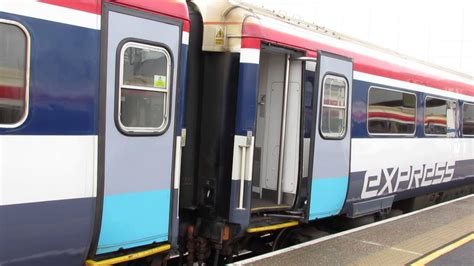 Class 442 Departs Gatwick Youtube