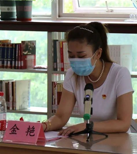 栉风沐雨初心在 胸怀未来使命担 铿锵有力的宣誓声再次响起