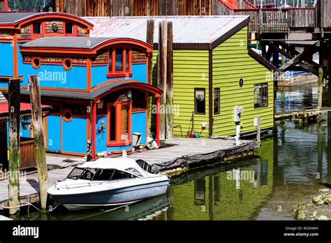 Houseboats Hi Res Stock Photography And Images Alamy