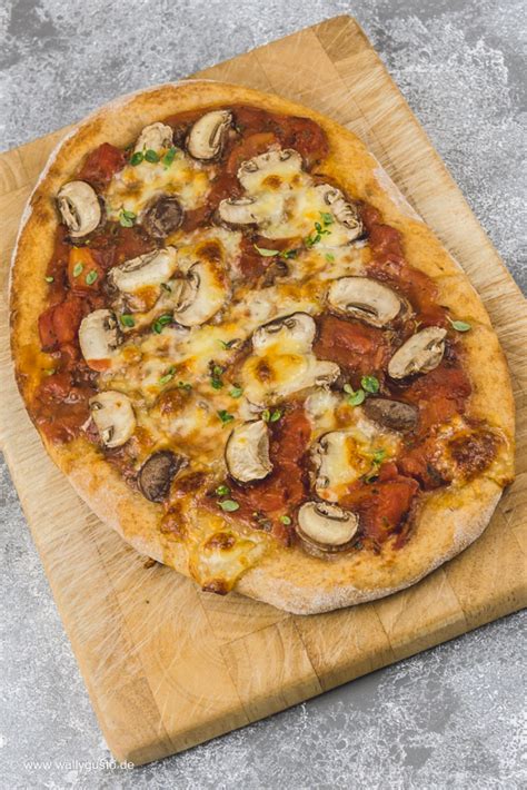 Pizza Funghi Klassische Pizza Mit Pilzen Wallygusto