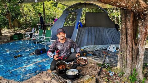 Pescamos E Fizemos Caldeirada De Piranha Em Nosso Acampamento Na Beira