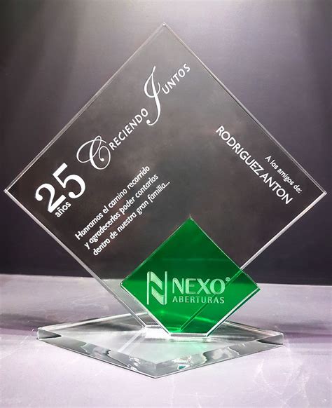 Reconocimiento Institucional En Acrilico Grabado Con Laser Para Nexo