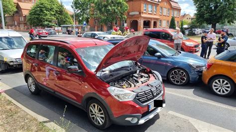 Karambol Dziesi Ciu Pojazd W W Centrum Legnicy Zmiedzi Pl