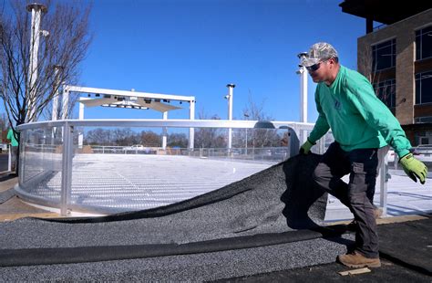 Ice Rink For Fountains Winterfest Is Underway In Murfreesboro