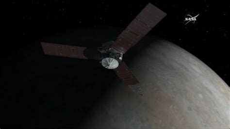 Video Juno Spacecraft Enters Jupiter S Orbit After Year Journey Abc