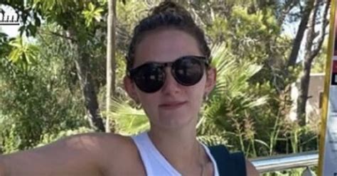 Emmerdale S Rosie Bentham Labelled Perfection With String Bikini Selfie TrendRadars UK