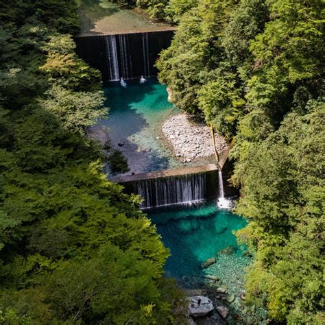 水晶淵Suishobuchi圧巻の透明度仁淀ブルーを満喫できる観光名所 四銀ルーム