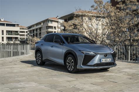 Electricul Lexus Rz Are O Nou Versiune Cu Trac Iune Fa I P N La