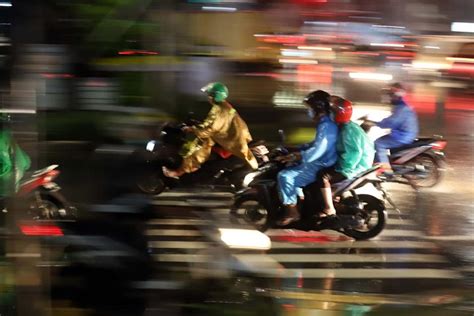 Sindo Hi Lite Sebagian Wilayah Jakarta Berpotensi Hujan Disertai