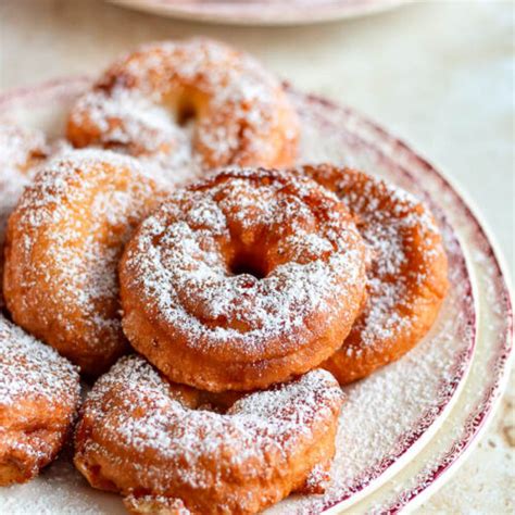 Beignets Aux Pommes Pour Mardi Gras