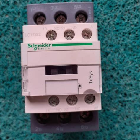 Jual Kontaktor 3 Kutub Murah Contactor 3 Phase Schneider LC1D32M7