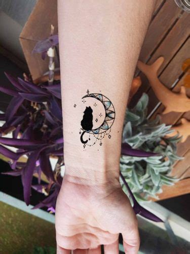 17 Cat Tattoo Ideas for the Wrist - Welcome to Fashion Maverick ...