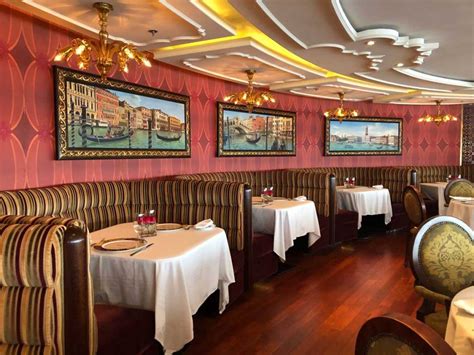 Disney Cruise Line Dining And Restaurants Disney Cruise Line Information