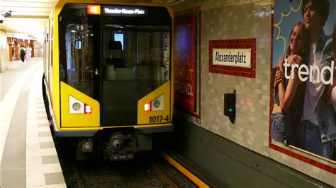 U Bahn Berlin Ein Und Ausfahrt Hk In Alexanderplatz U Juni