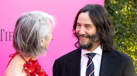 Il Tenero Bacio Tra Keanu Reeves E La Fidanzata Alexandra Grant Fa