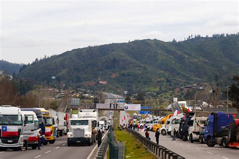 Camioneros deponen paro en Valparaíso tras una semana de movilización