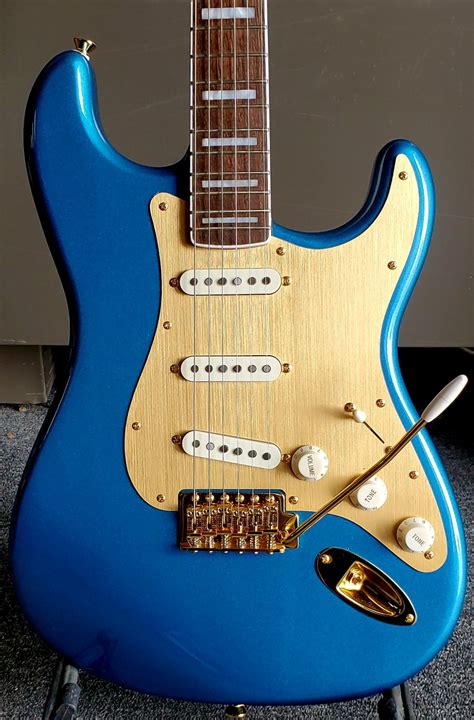 Squier 40th Anniversary Stratocaster® Gold Edition Laurel Fingerboard